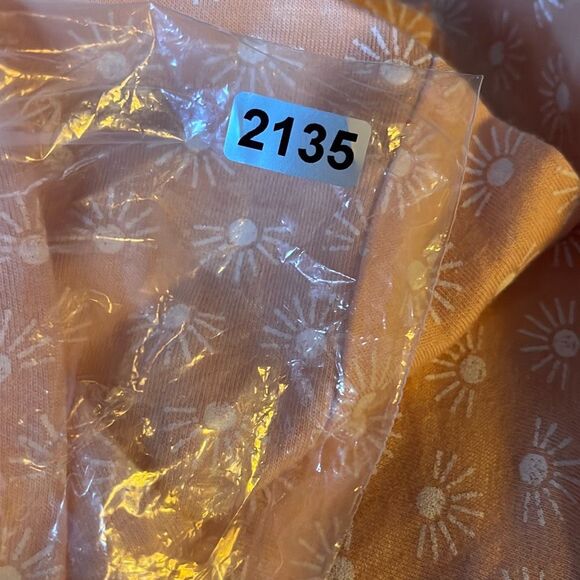 NWT Gap size XL Favorite Tee in peach sunrise pattern. - Picture 7 of 7